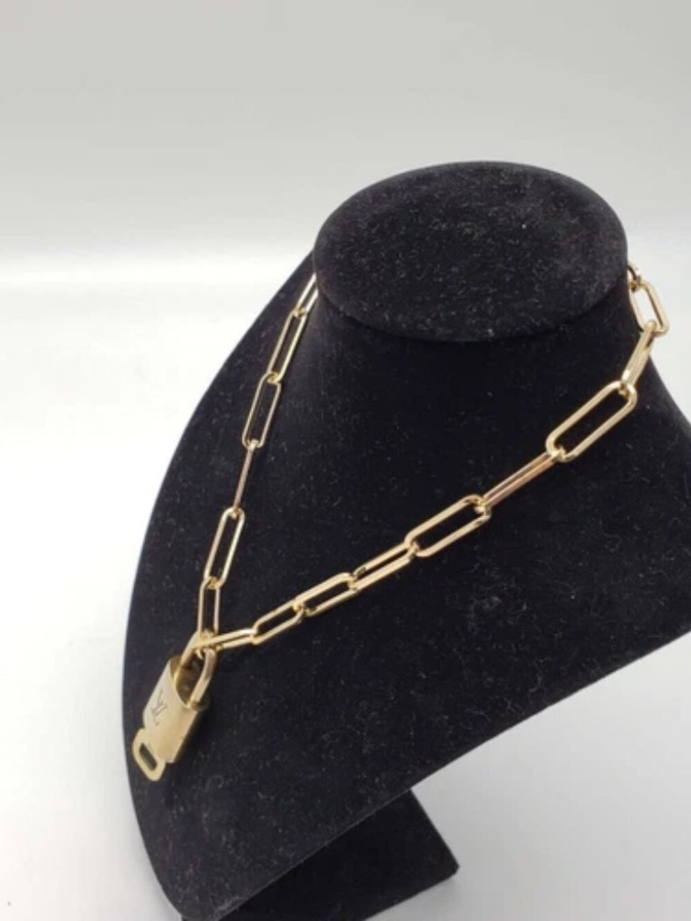 Gold-Plated Necklace with Authentic Louis Vuitton Padlock - Picture 7 of 8